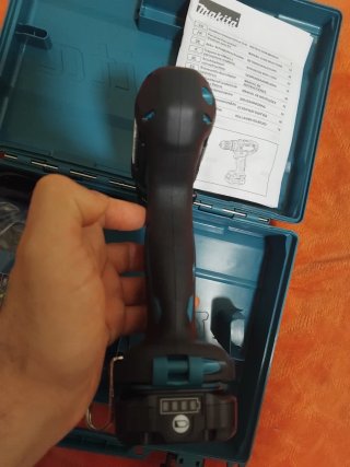 Taladro Makita HP333D con cargador y batería