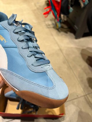 Deportivas Puma Azules y Blancas varios números