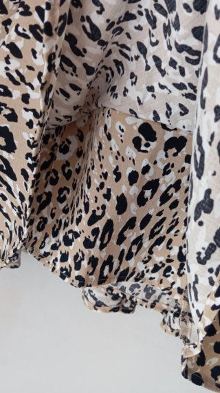 Conjunto Falda Leopardo y Camiseta Negra M
