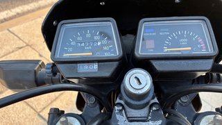 Yamaha XT 350 Negra y Roja