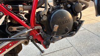 Yamaha XT 350 Negra y Roja