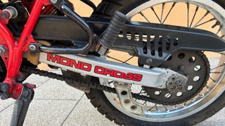 Yamaha XT 350 Negra y Roja