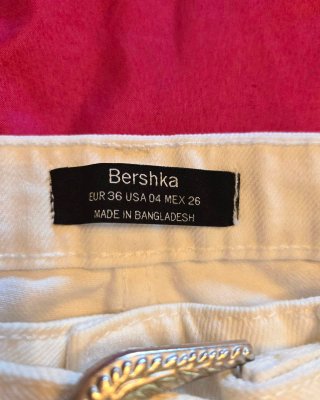 Calças Branco cru da Bershka com Cinto