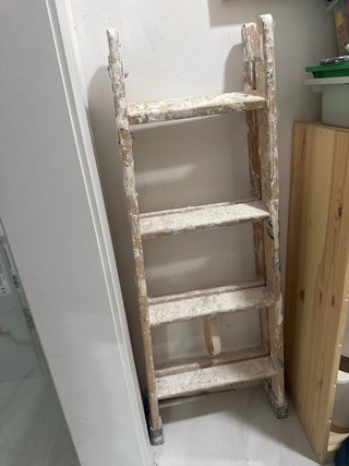 Escalera de obra de madera