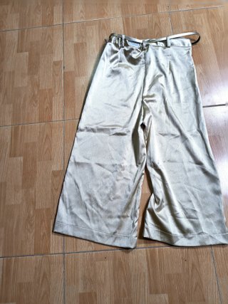 IDOL – Pantalon Ancho Dorado con Cinturon 202
