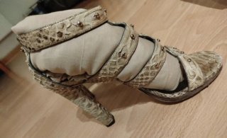 Sandalias Gucci Piel Beige y Dorado