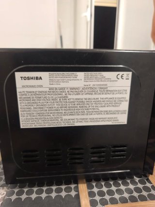Microondas Toshiba 20L 700W-1000W Grill.