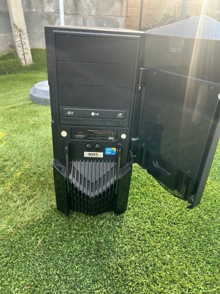 PC Gaming con ventana lateral