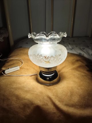 Lámpara de mesa estilo quinqué