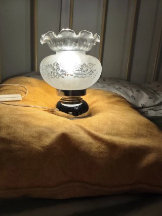 Lámpara de mesa estilo quinqué