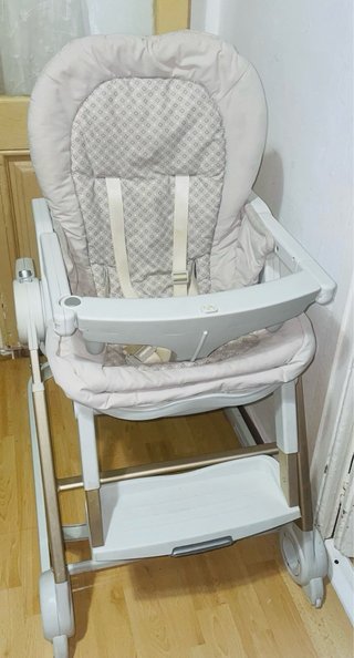 Trona para bebe falta bandeja