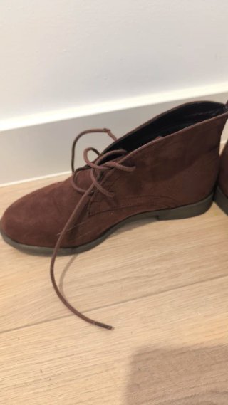 Botines burdeos con cordones