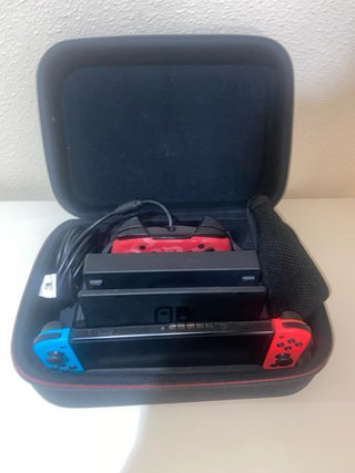Nintendo Switch + Mario Kart 8 Deluxe + Splatoon 2