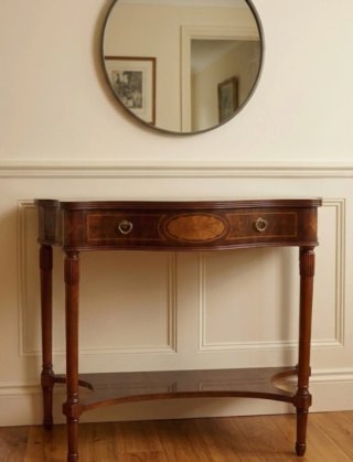 Mesa auxiliar de madera