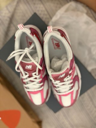 Zapatillas New Balance 530 Unisex Rosa y Blanco