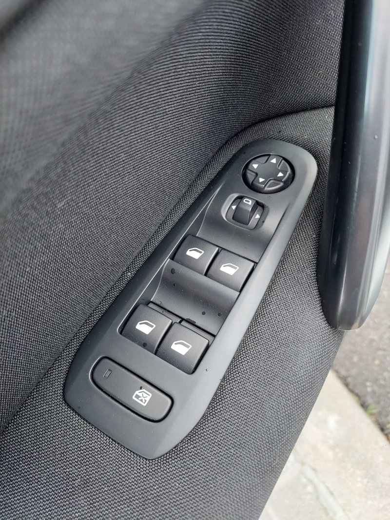Peugeot 308 2021, foto 32