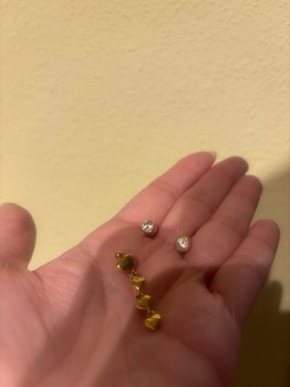 Pendientes y colgante de oro
