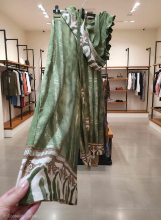 Conjunto Calças Largas e Top Verde