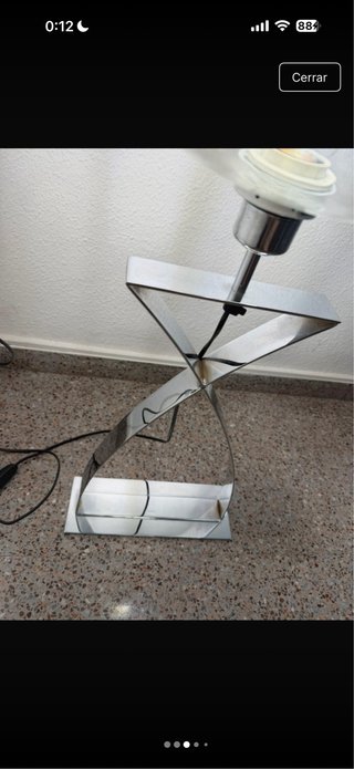 Lámpara de mesa metal