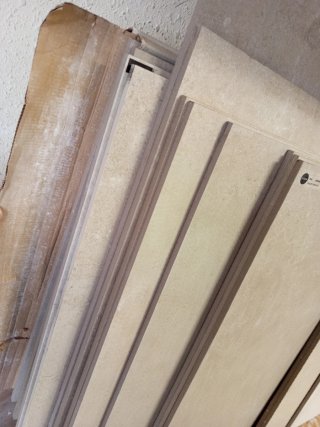 Baldosas y azulejos de cerámica variados