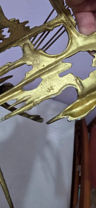 Crucifijo Brutalista Bronce Dorado