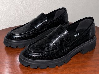 Mocasines Zara Piel Serpiente Negros