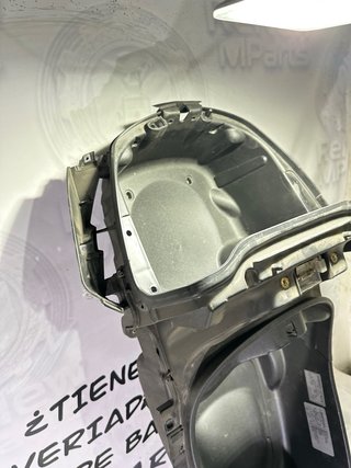 Baúl Bajo Asiento Piaggio X Evo 125