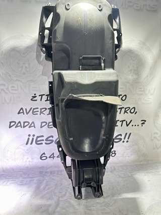 Baúl Bajo Asiento Piaggio X Evo 125