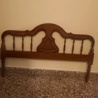 Cabecero de madera estilo clásico