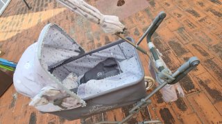 Carrito de muñecas clásico gris