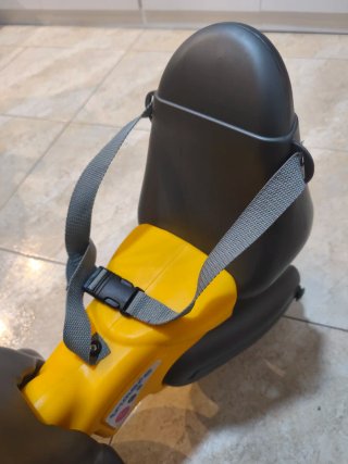 Correpasillos amarillo y gris muy bueno