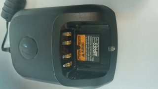 Walkie Talkie Motorola DP2600 con Cargador