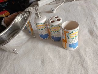 Set lavabo baño cerámica y metal