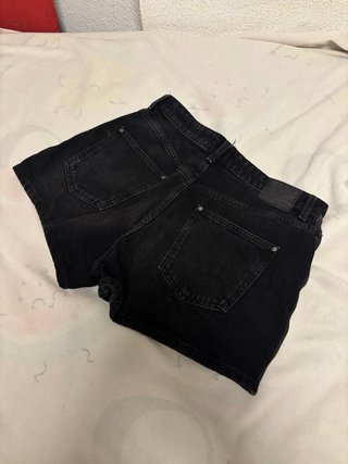 Pantalón corto Zara negro
