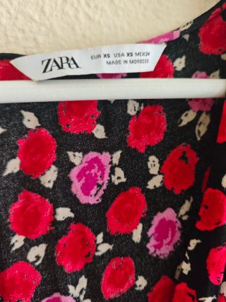 Vestido floral Zara