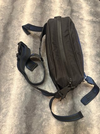 Riñonera Moschino Negra y Azul