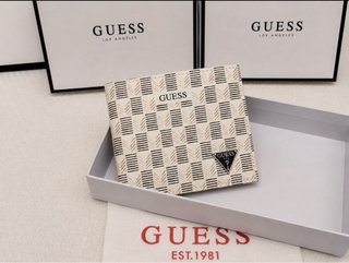 Cartera Guess estampada beige