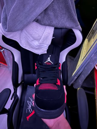 Jordan 4 Black Red