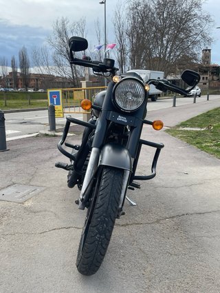Royal Enfield Classic 350 Negra
