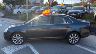 VOLKSWAGEN JETTA TDI *TECHO+NAVI+XENÒN*
