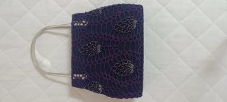 Bolso de fiesta morado con pedrería