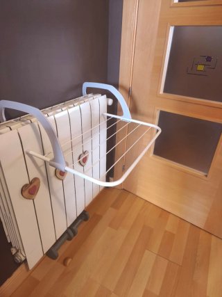 Tendedero para radiadores o puertas.