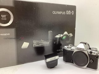 camara digital evil olympus om-d e-m5 mark ii