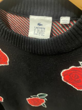 Sudadera Lacoste Live Negra Flores Rojas