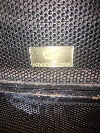 Altavoces acustic control