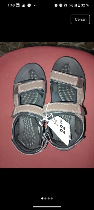 Sandalias de hombre marrones y negras