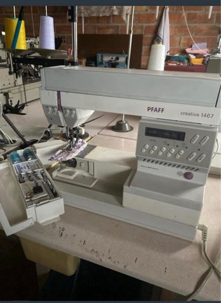 Máquina de coser PFAFF creative 1467