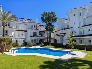 Casa adosada en alquiler en La Dama de Noche-La Alzambra en Marbella