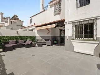 Casa adosada en alquiler en La Dama de Noche-La Alzambra en Marbella