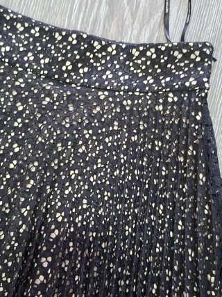 Falda Karen Millen Plisada
